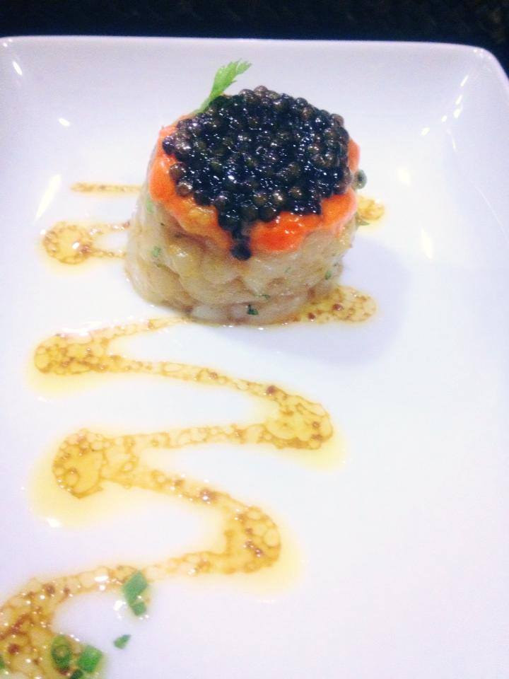 Tartar de vieira con caviar iraní