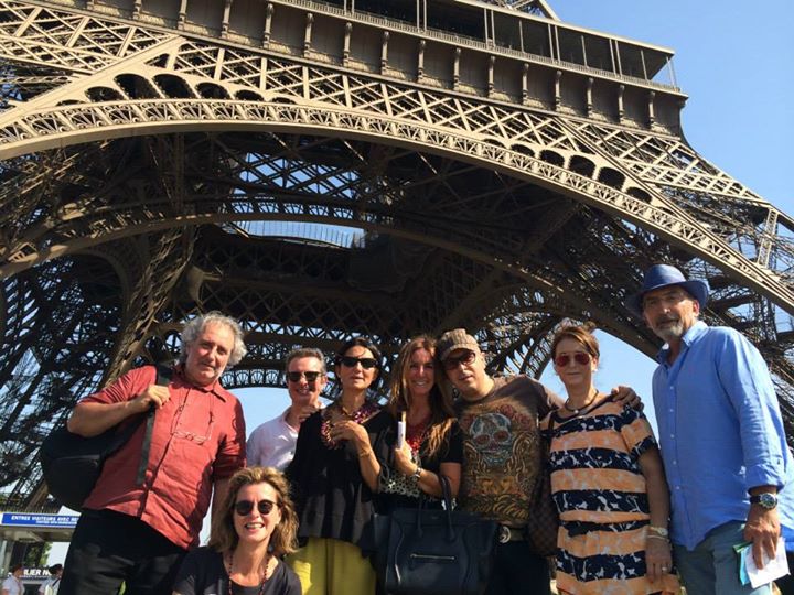 Los Taverneros visitando la Tour Eiffel ( Paris ) 